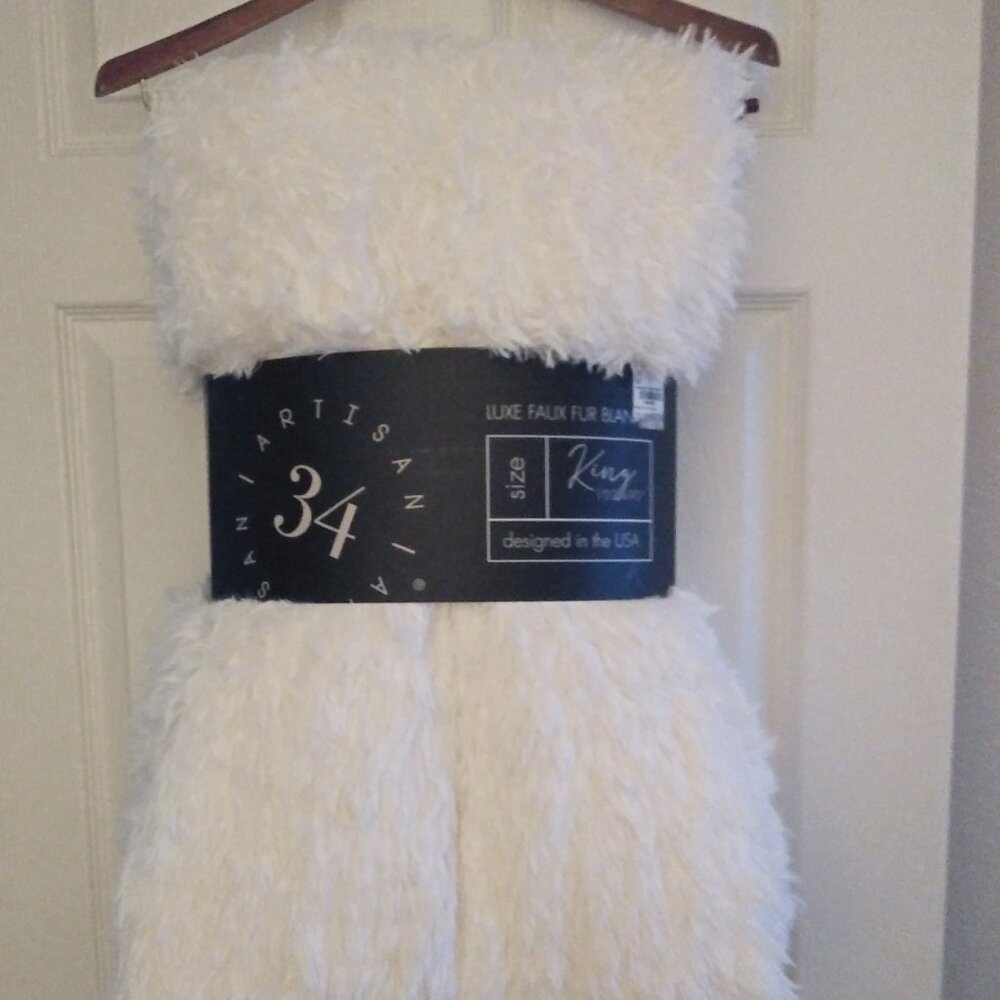 Artisan 34 King Size Blanket Long Faux Fur - Picture 2 of 7